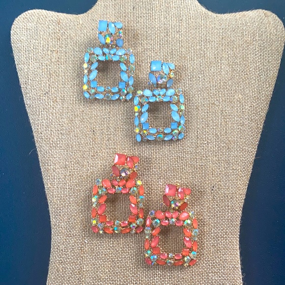 ✨LAST ONE _ BLUE 💙✨Geometric toned Charm Stones Earrings✨🏷✨ - Picture 4 of 9